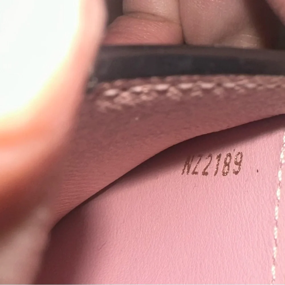 🎀 Louis Vuitton Rose Ballerine Epi Trunk multi cartes